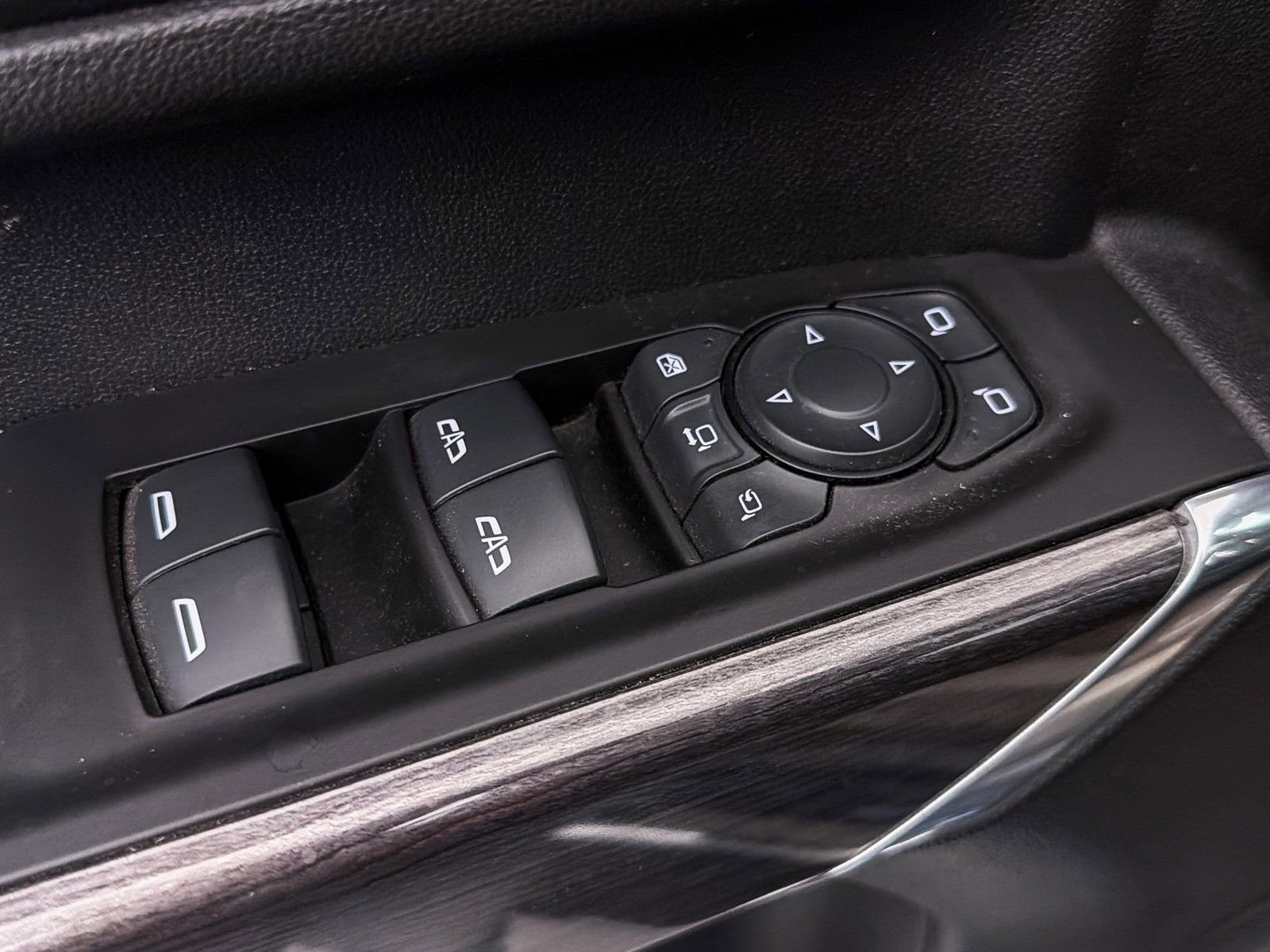 Used 2020 Chevrolet Silverado 2500 LTZ w/ LTZ Premium Package image 18