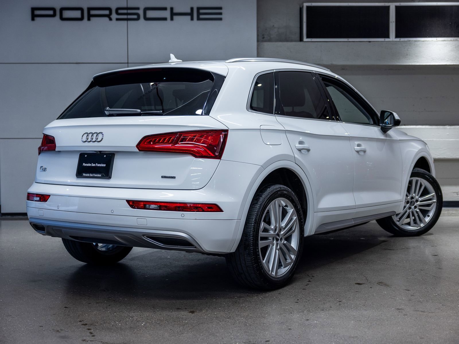 Used 2019 Audi Q5 2.0T Premium Plus w/ Premium Plus Package image 8