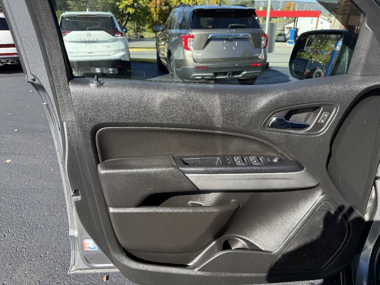 Used 2020 Chevrolet Colorado LT AWD/4WD image 8