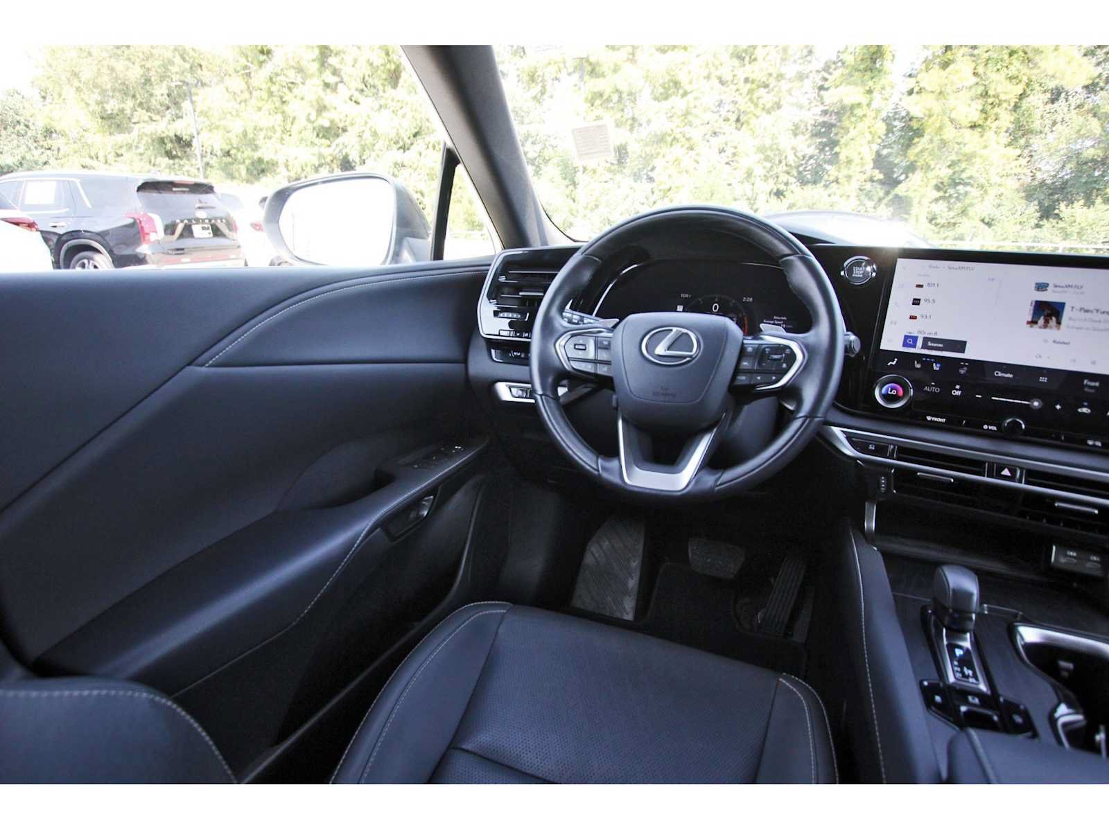 Used 2025 Lexus RX 350 Premium Plus w/ Accessory Package (Z1) FWD image 6