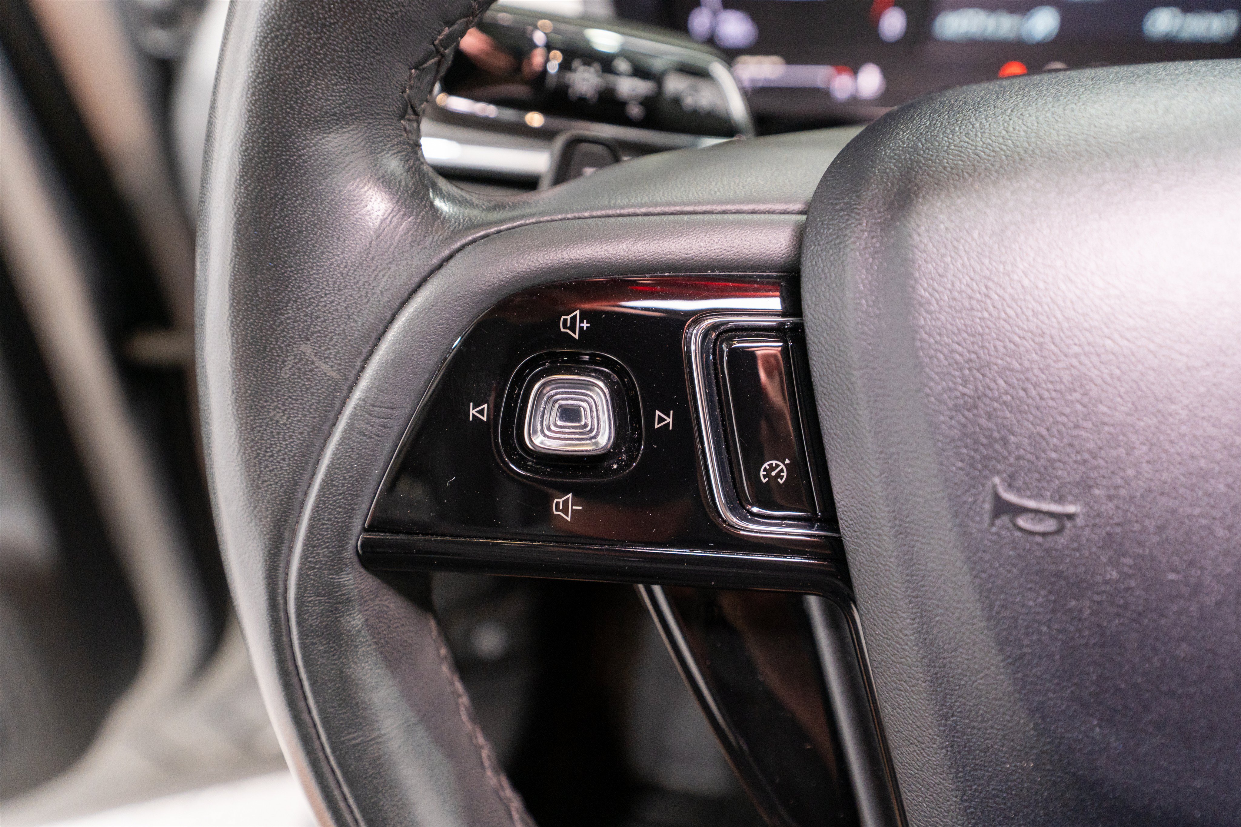 Used 2021 Lincoln Corsair AWD w/ Premium Package image 29