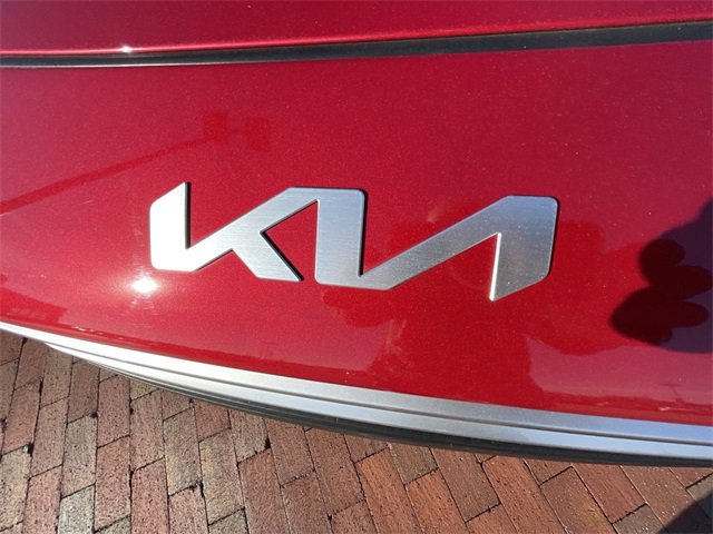 Used 2024 Kia Niro EX image 4