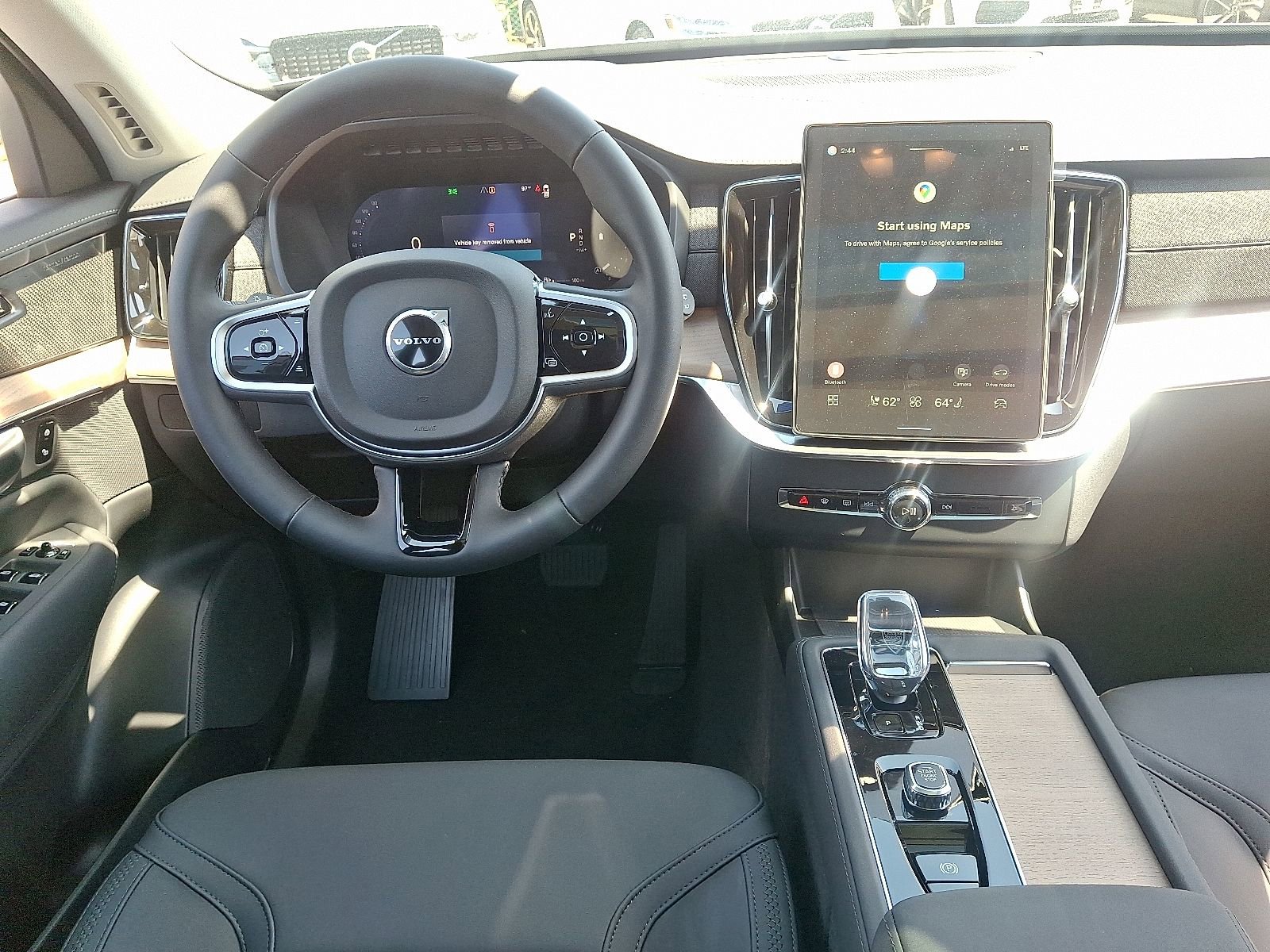 New 2026 Volvo XC90 B6 Plus w/ Protection Package Premier image 11