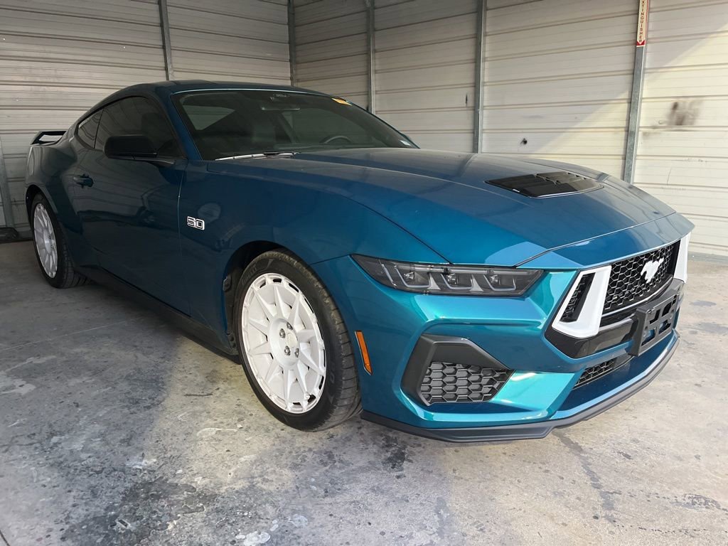 Used 2026 Ford Mustang GT Premium w/ GT Performance Package image 2