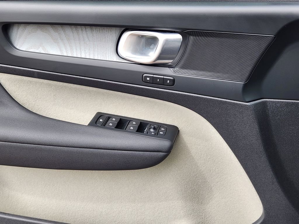 New 2026 Volvo XC40 B5 Plus w/ Protection Package Premier image 13