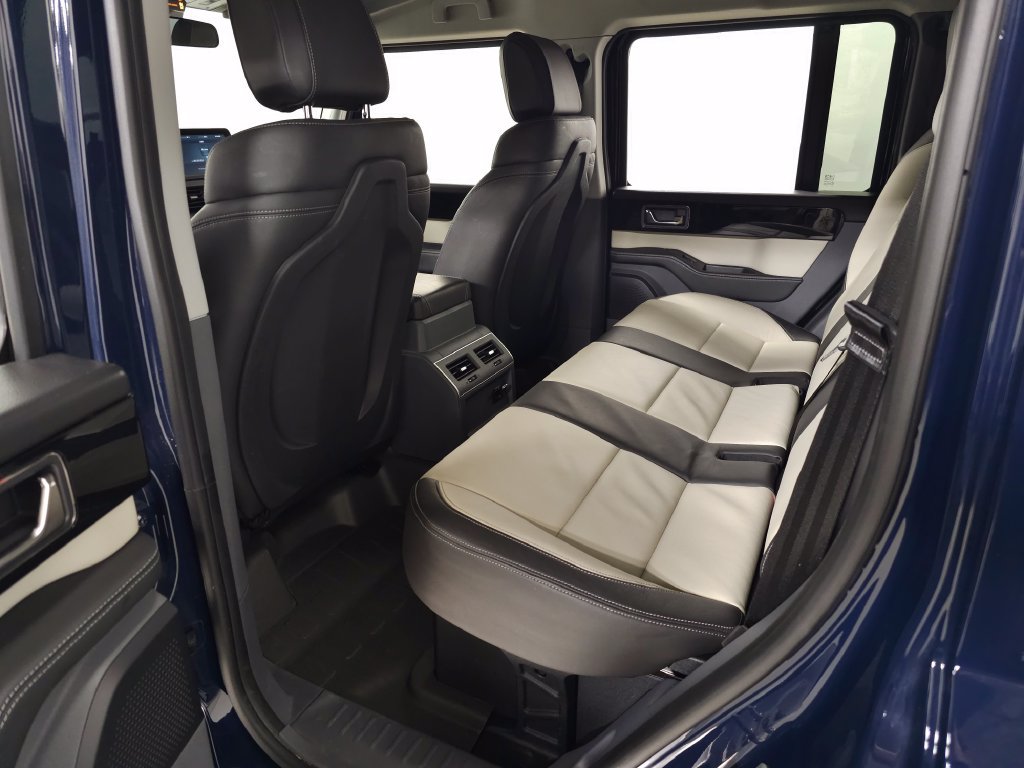 Used 2024 INEOS Grenadier Station Wagon AWD/4WD image 31