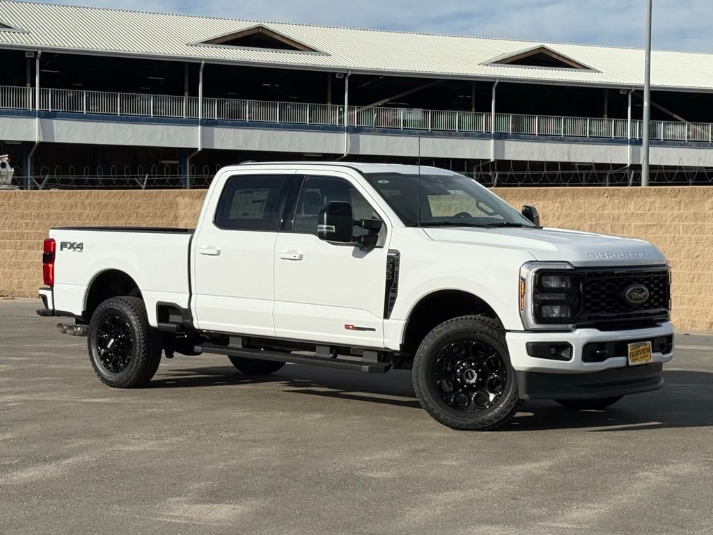 New 2026 Ford F350 Lariat w/ Black Appearance Package