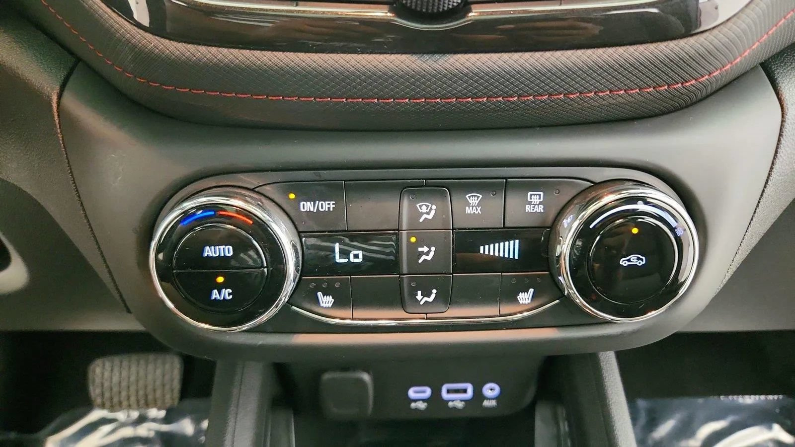 Used 2023 Chevrolet TrailBlazer RS w/ Sun and Liftgate Package AWD/4WD image 19