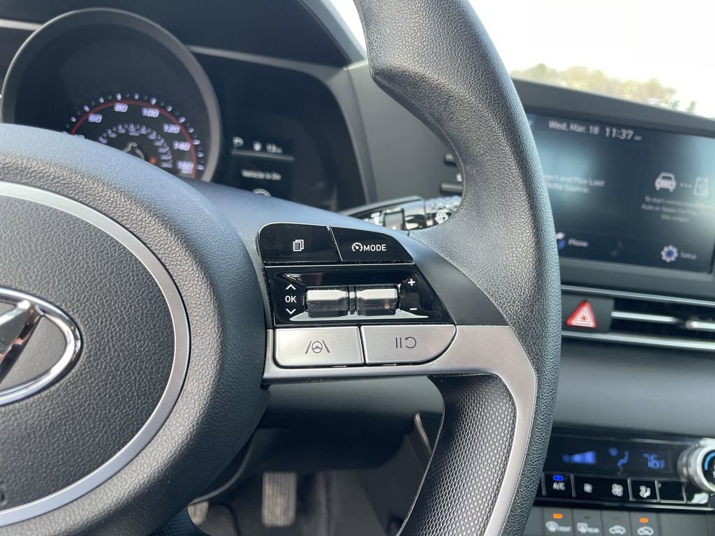 Used 2023 Hyundai Elantra SEL image 16