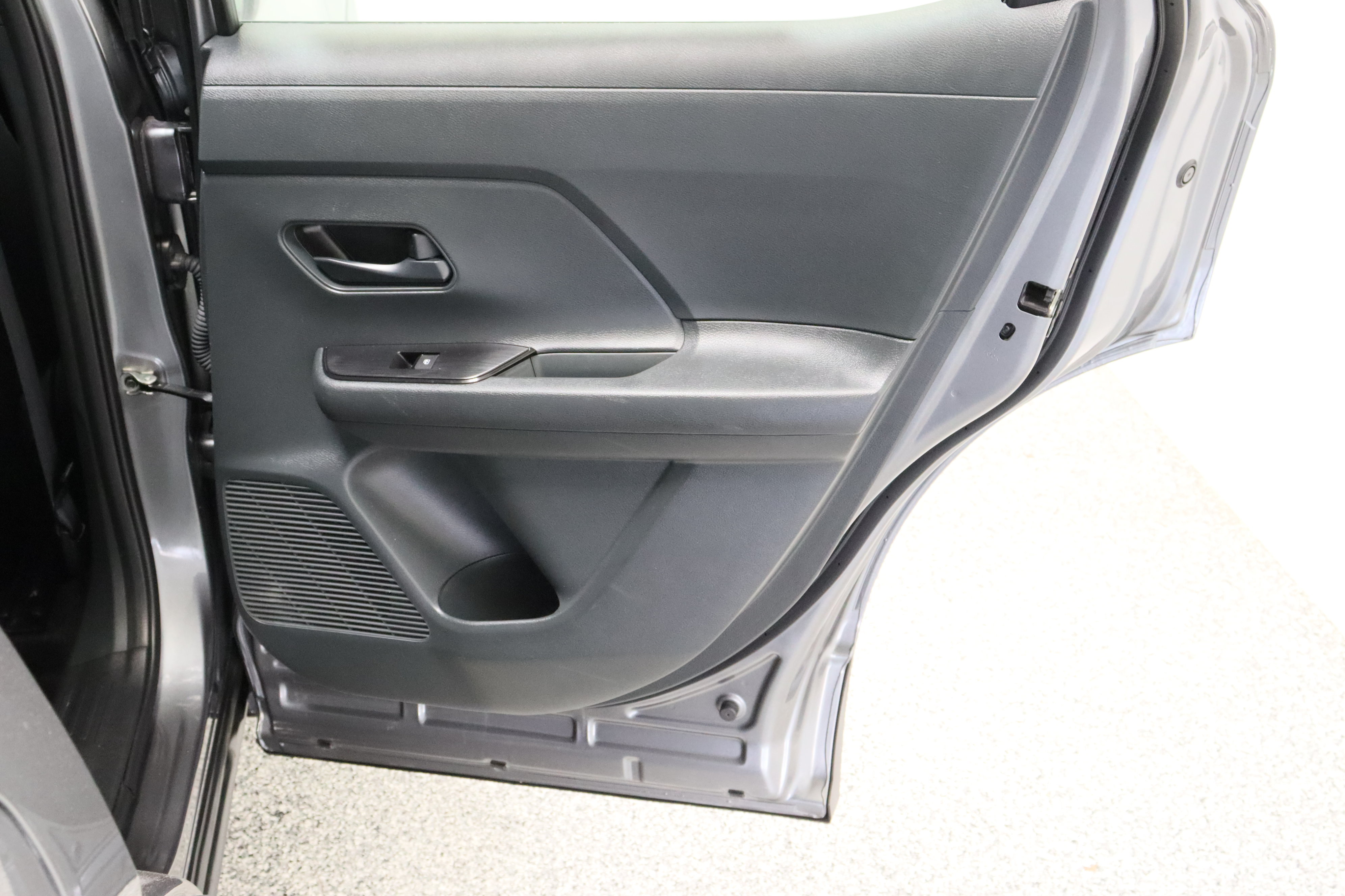 Used 2025 Nissan Kicks S FWD image 31