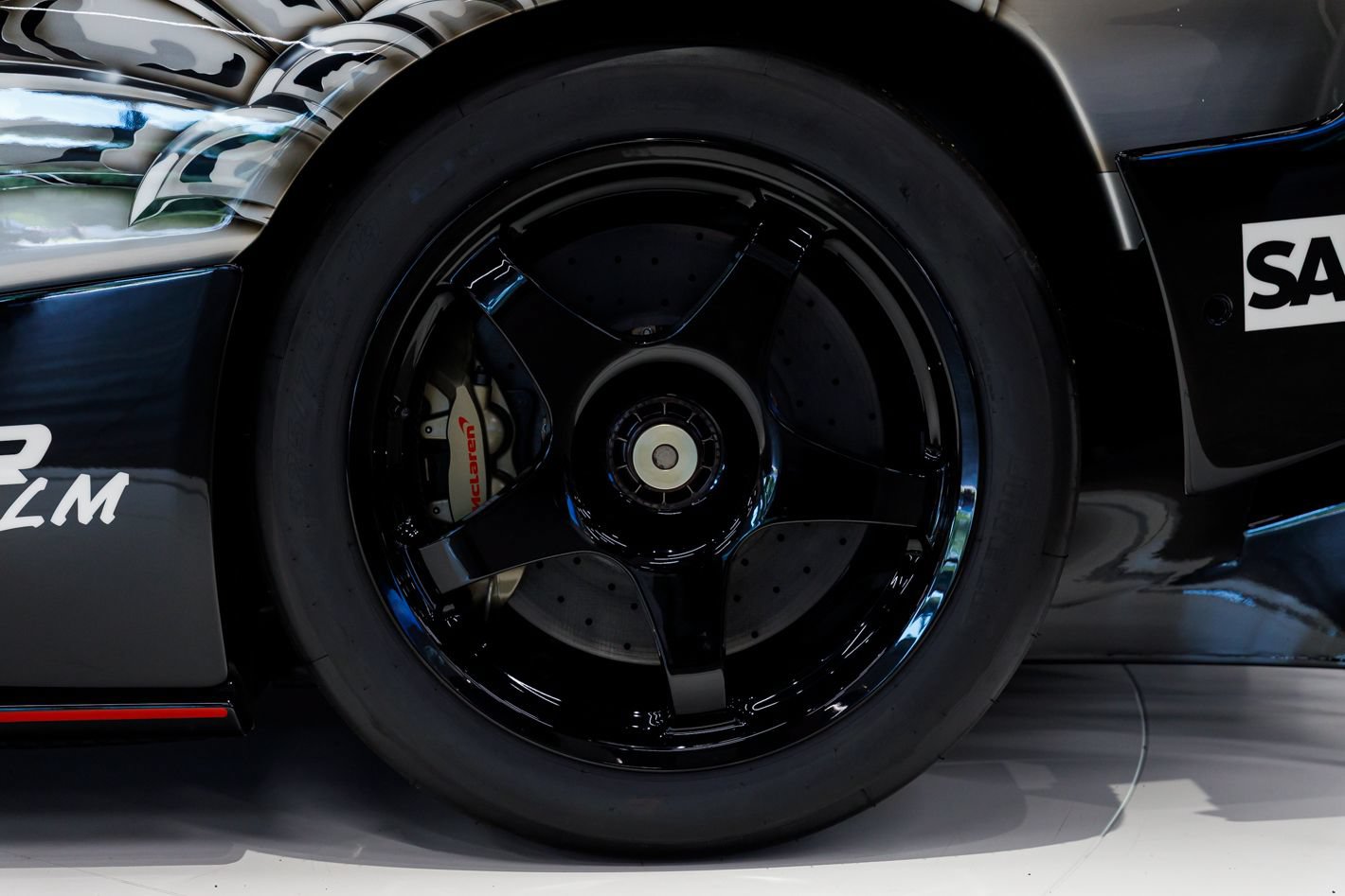 Used 2020 McLaren Senna RWD image 57