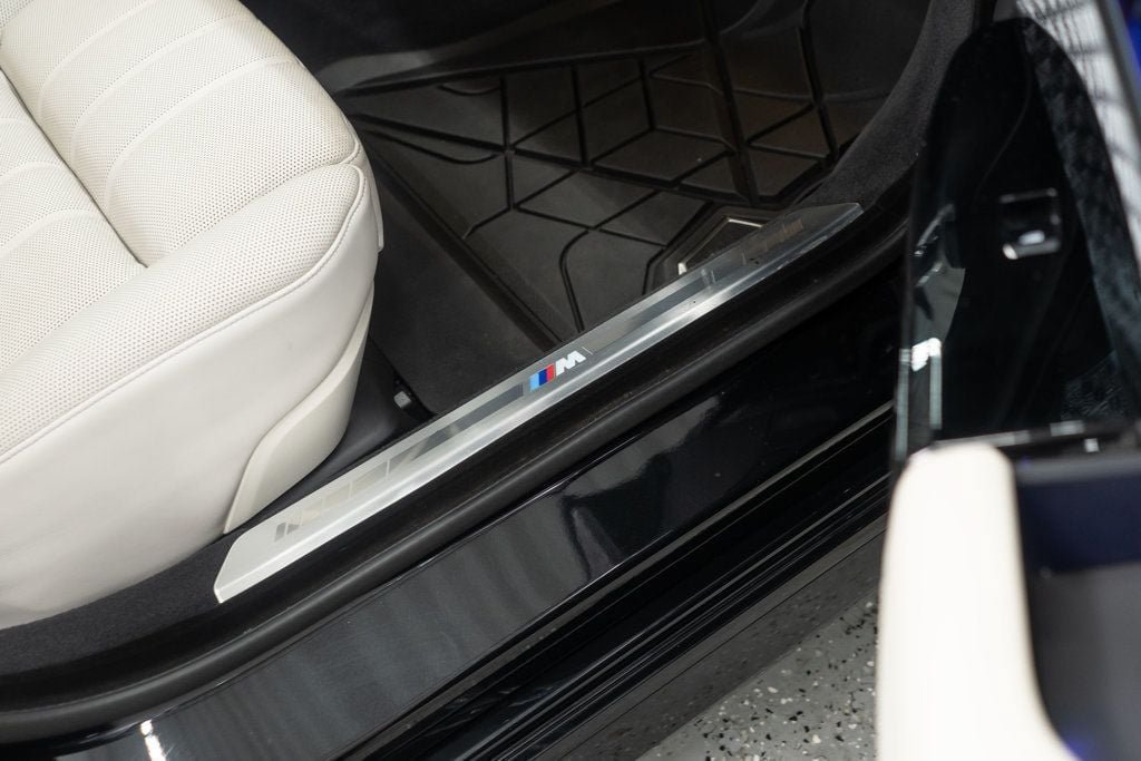 Used 2023 BMW 760i xDrive w/ Executive Package AWD/4WD image 18