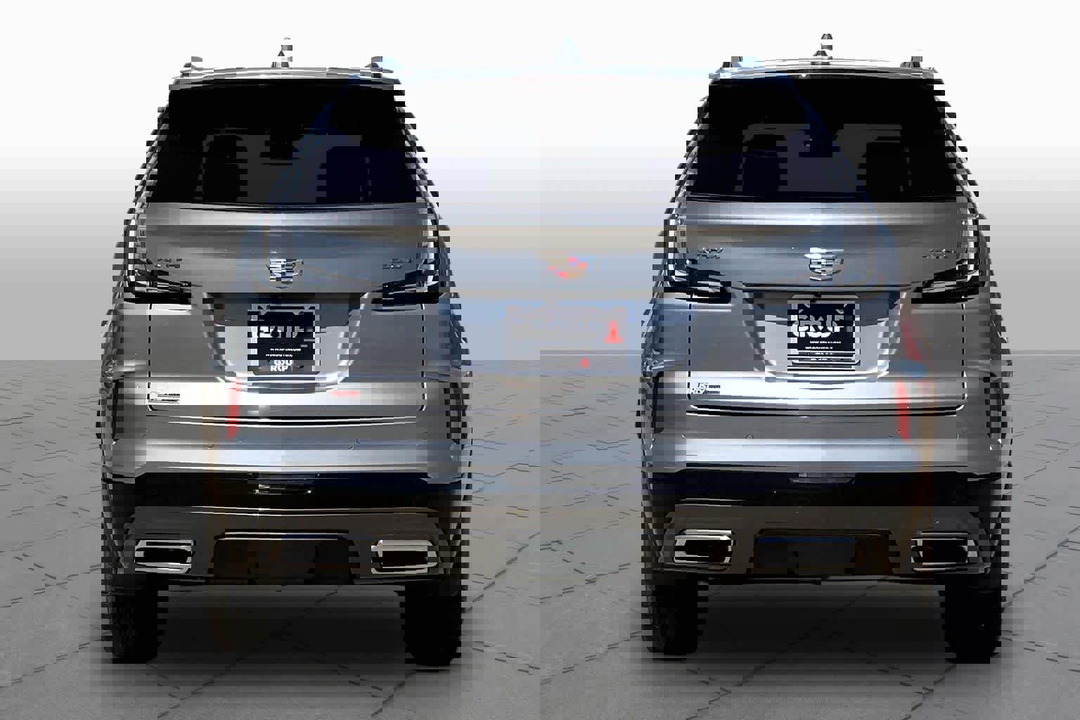 Used 2025 Cadillac XT4 Sport w/ Technology Package image 4