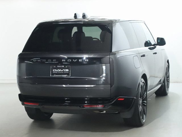 Used 2025 Land Rover Range Rover SE AWD/4WD image 9