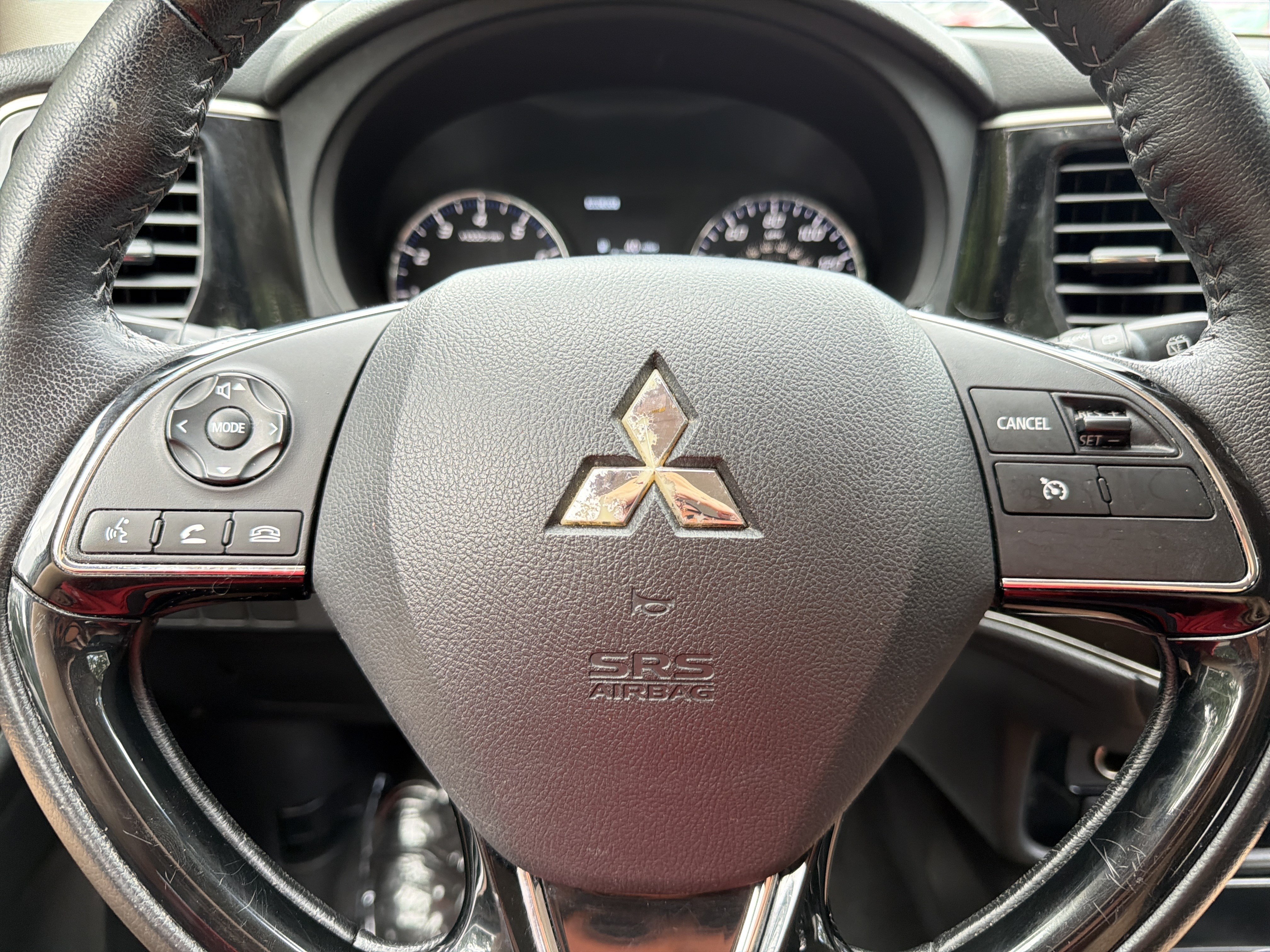 Used 2018 Mitsubishi Outlander SE AWD/4WD image 13
