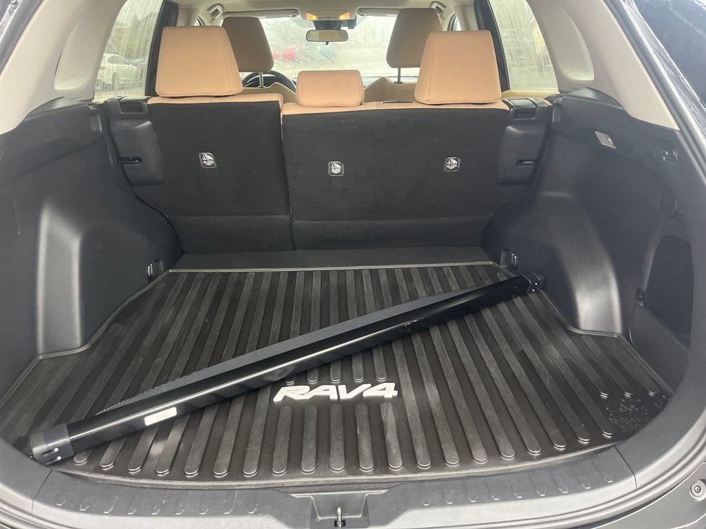 Certified 2020 Toyota RAV4 XLE image 26