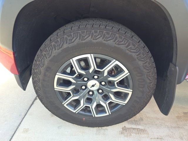 Used 2023 Chevrolet Colorado Z71 w/ Z71 Convenience Package 2 image 10