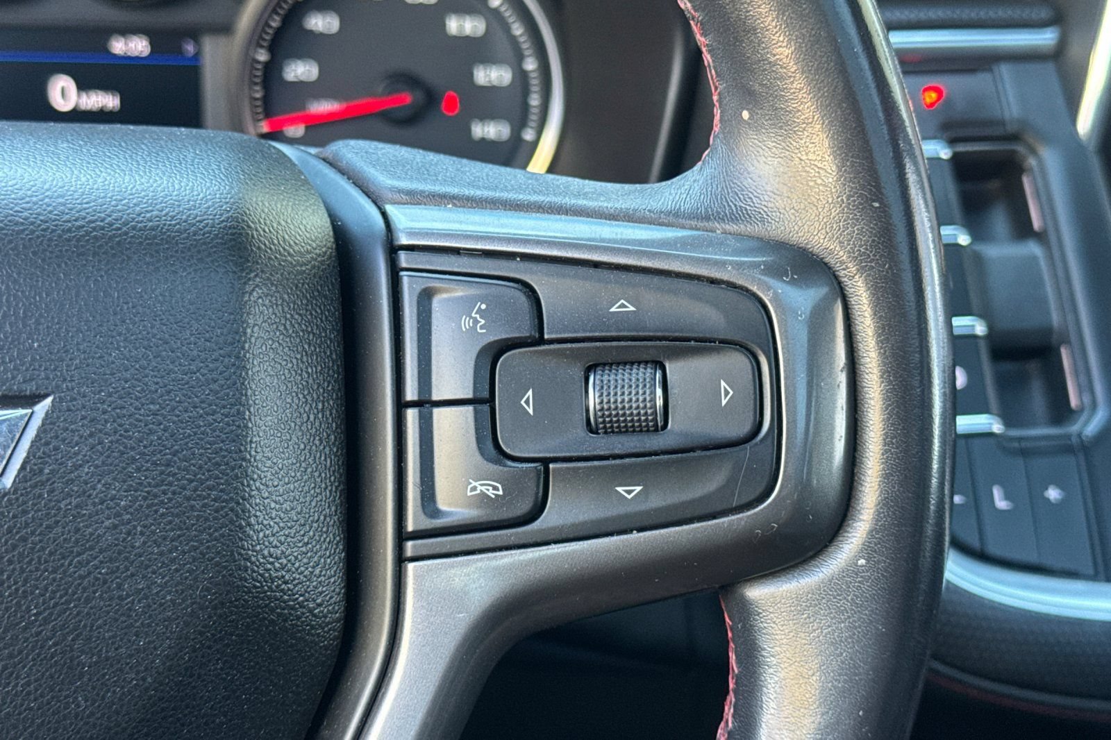Used 2021 Chevrolet Suburban RST AWD/4WD image 38