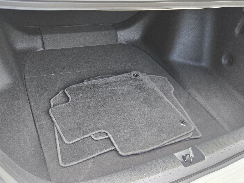 Certified 2025 Honda Accord LX image 14