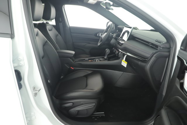 New 2026 Jeep Compass Latitude image 17