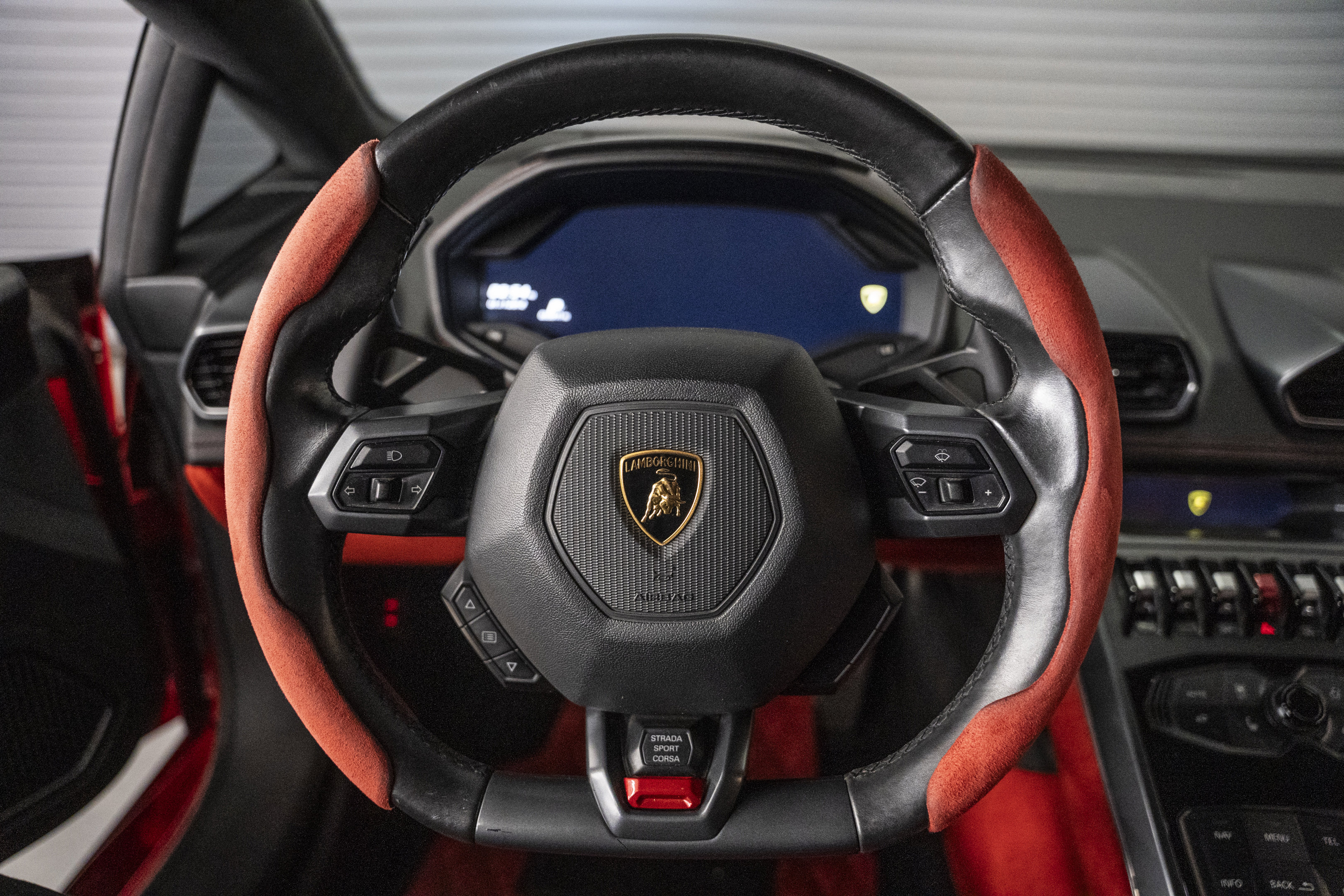Used 2015 Lamborghini Huracan LP 610-4 image 24