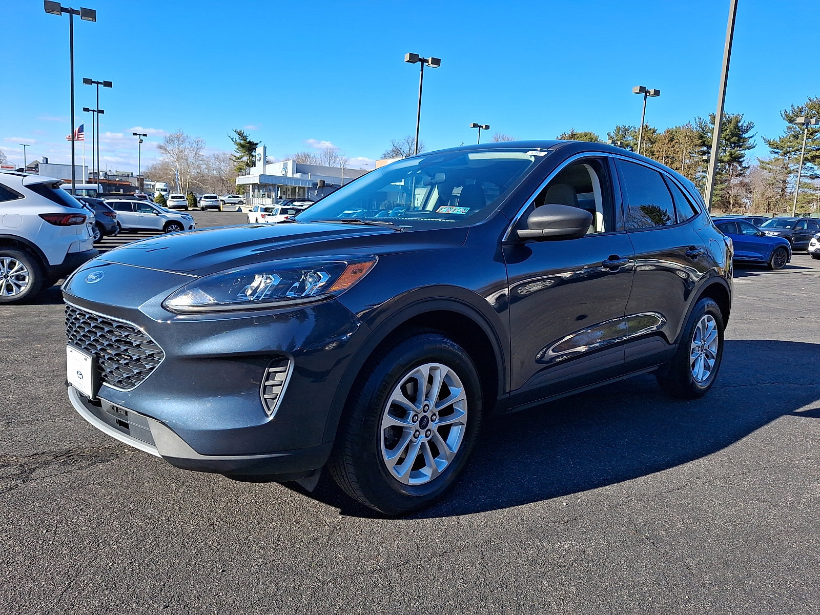 Certified 2022 Ford Escape SE w/ Convenience Package image 3