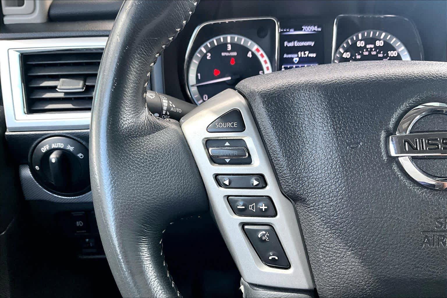 Used 2016 Nissan Titan PRO-4X AWD/4WD image 23