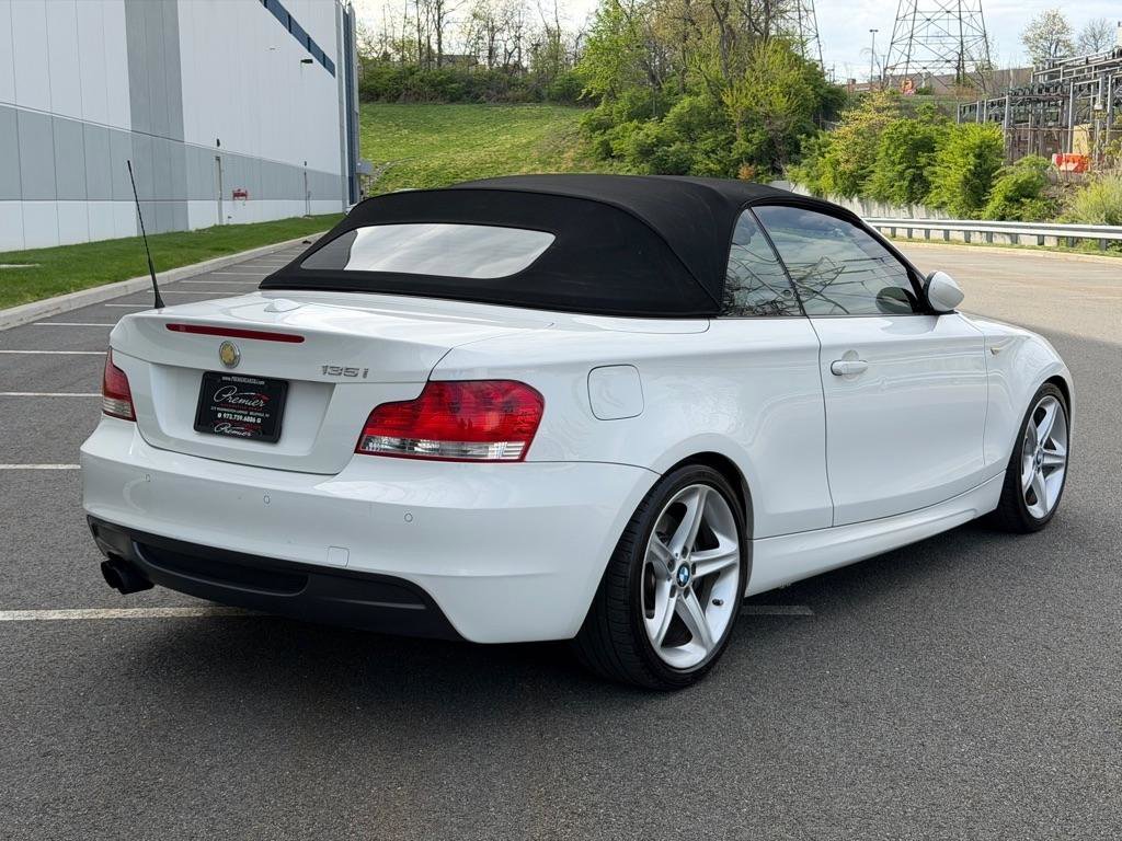 Used 2009 BMW 135i Convertible RWD image 5