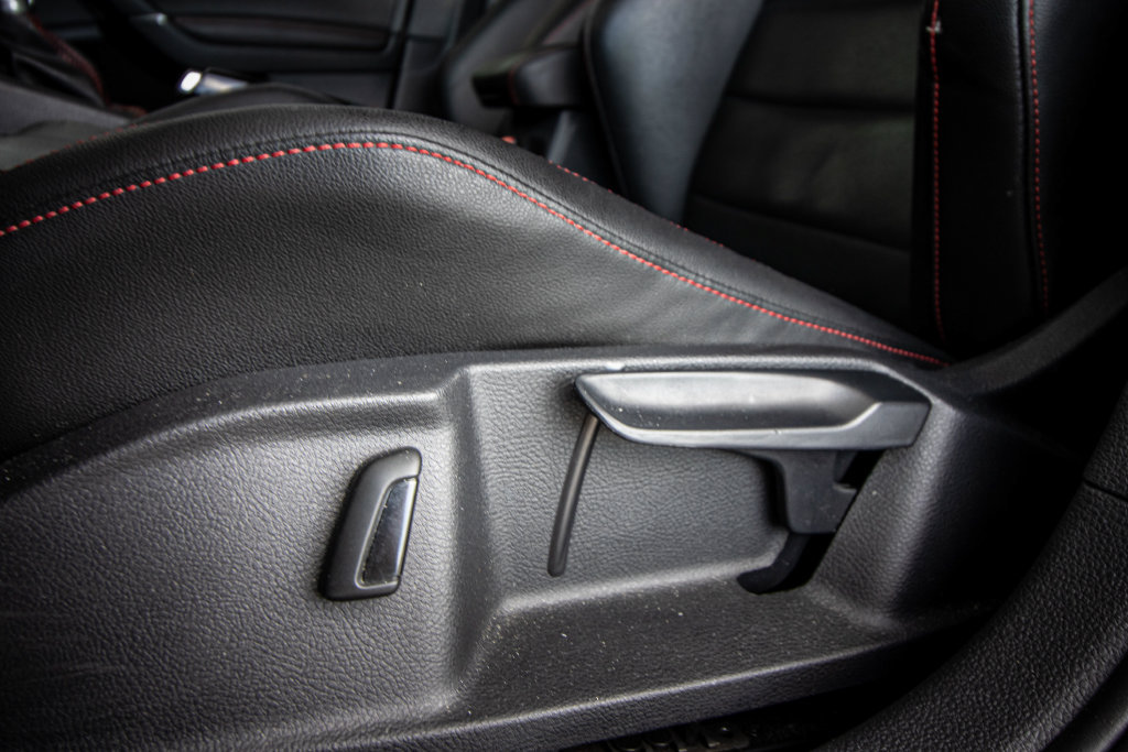 Used 2019 Volkswagen GTI SE FWD image 24