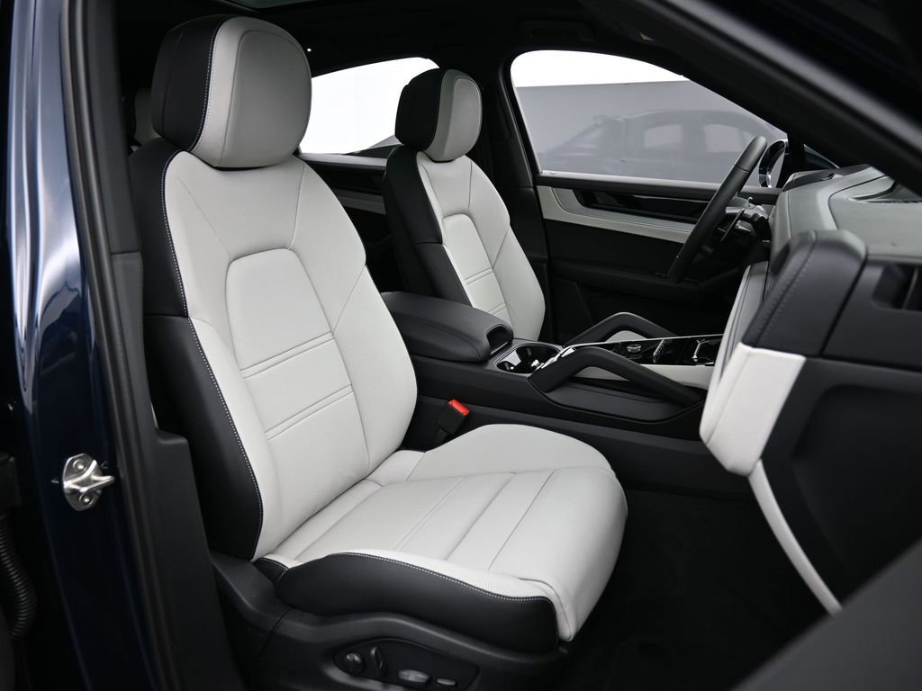 New 2026 Porsche Cayenne Coupe image 31