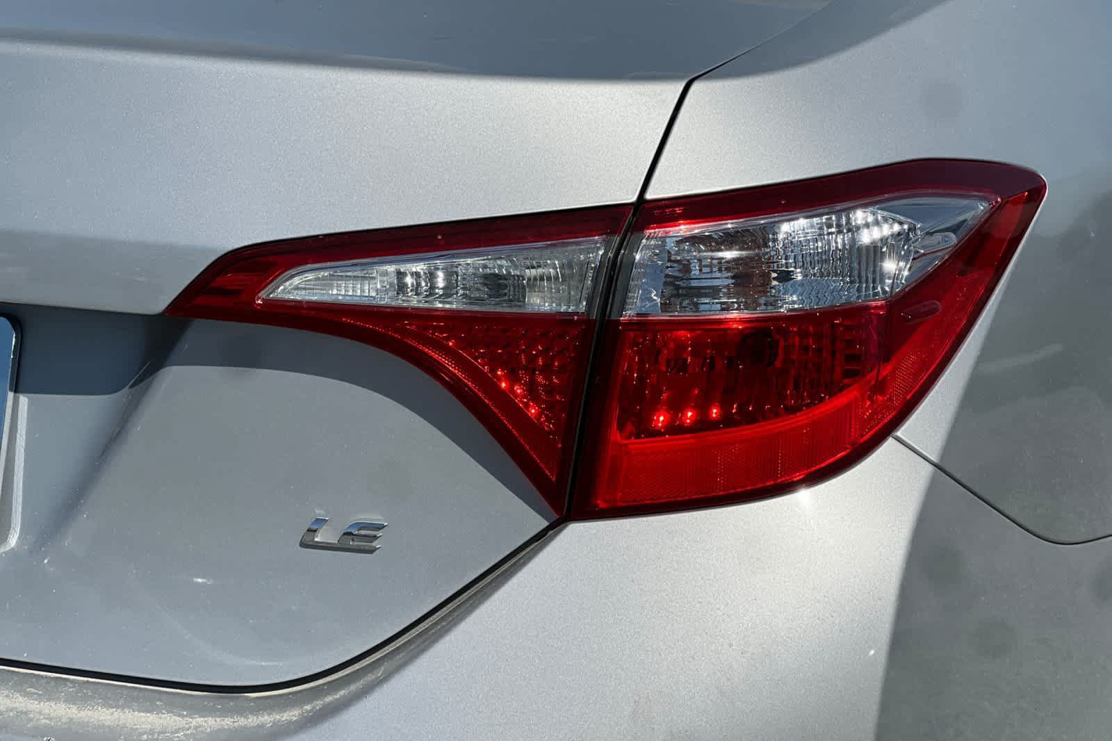 Used 2016 Toyota Corolla LE FWD image 32