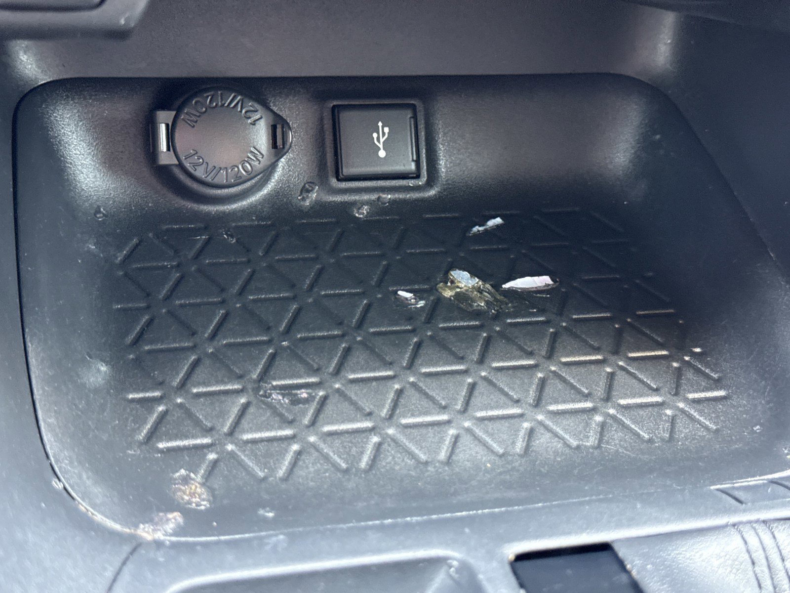 Used 2021 Toyota RAV4 XLE w/ Convenience Package FWD image 26