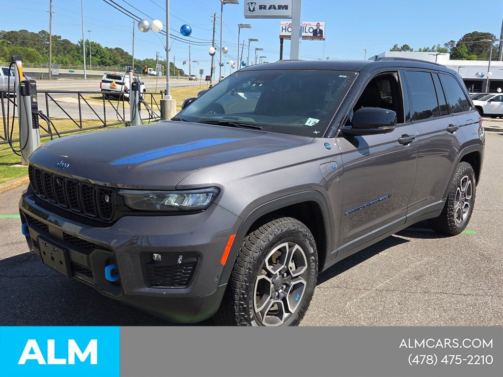 Used 2023 Jeep Grand Cherokee Trailhawk w/ Advanced Protech Group II AWD/4WD image 4