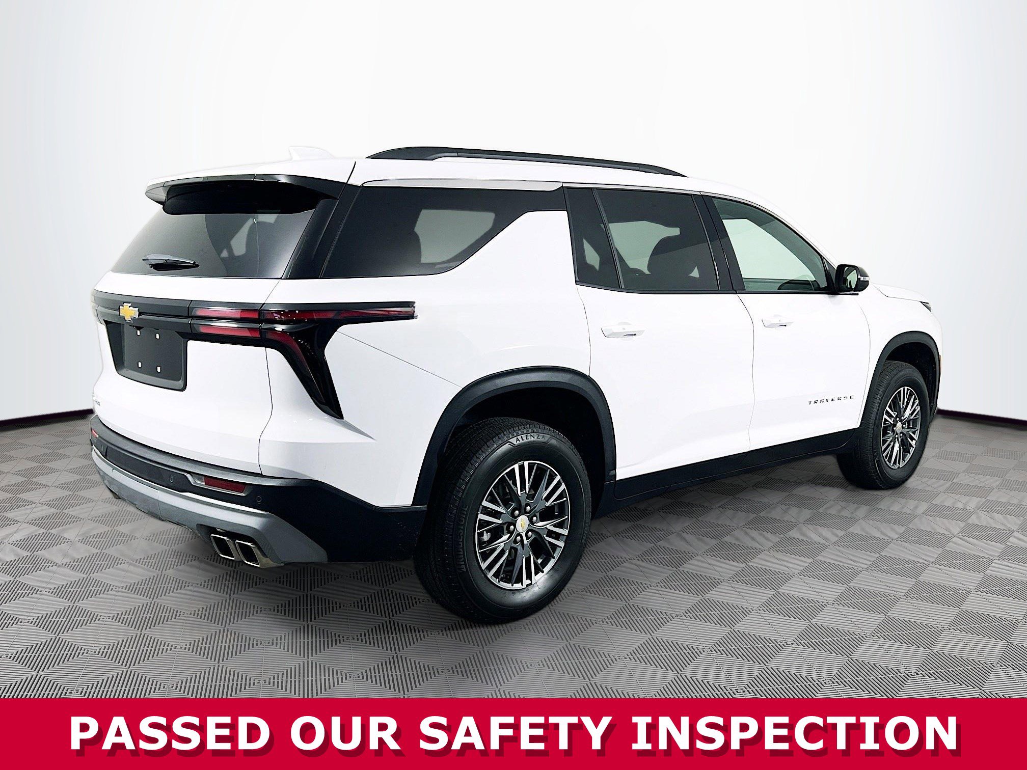 Certified 2025 Chevrolet Traverse LT image 32