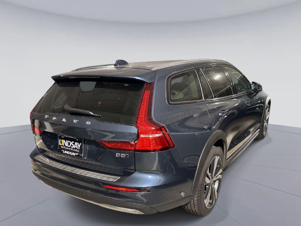 Used 2026 Volvo V60 B5 Cross Country Plus w/ Protection Package Premier AWD/4WD image 5