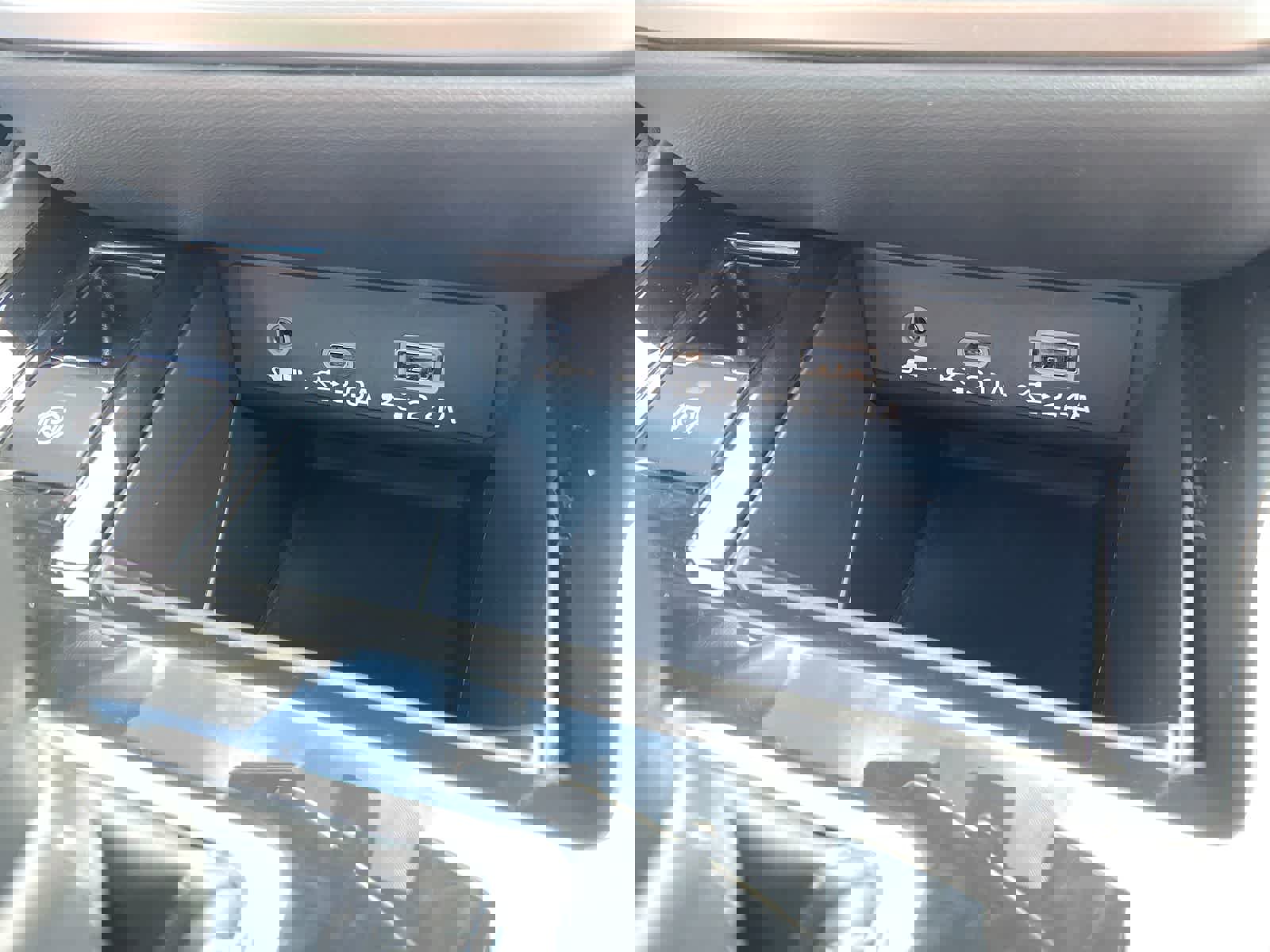 Certified 2025 Subaru Outback Premium image 28