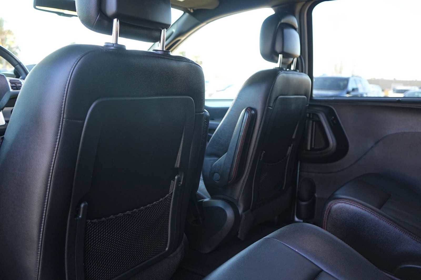 Used 2018 Dodge Grand Caravan GT image 13