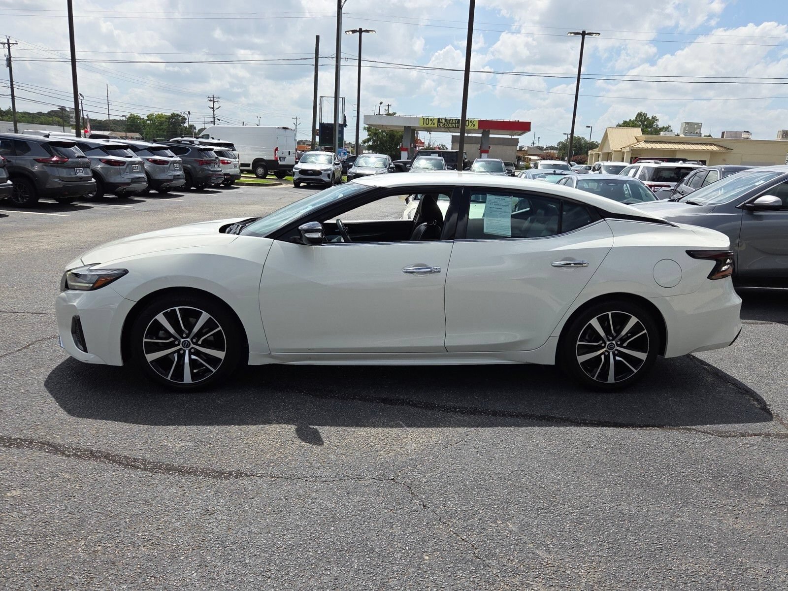 Used 2023 Nissan Maxima SV w/ Floor Mat Group FWD image 4