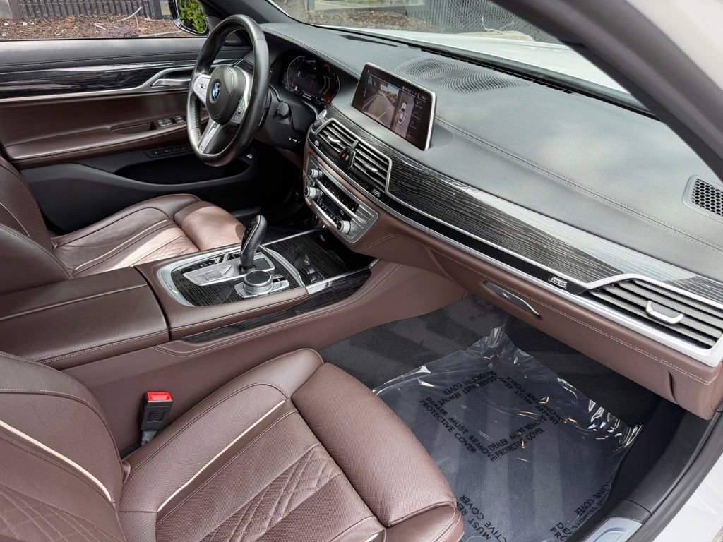 Used 2021 BMW 750i xDrive w/ M Sport Package AWD/4WD image 33