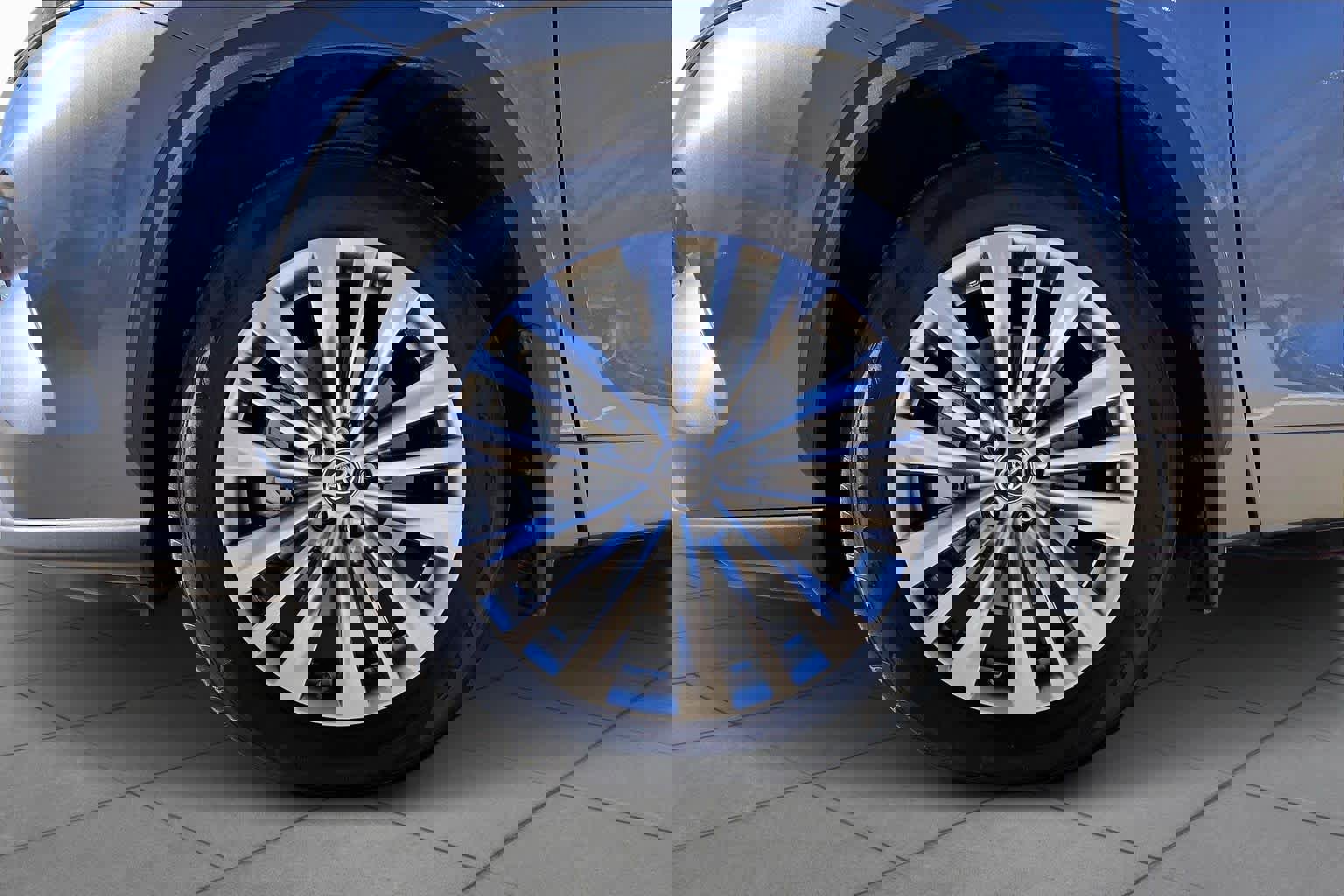 Used 2024 Toyota Highlander Platinum image 11