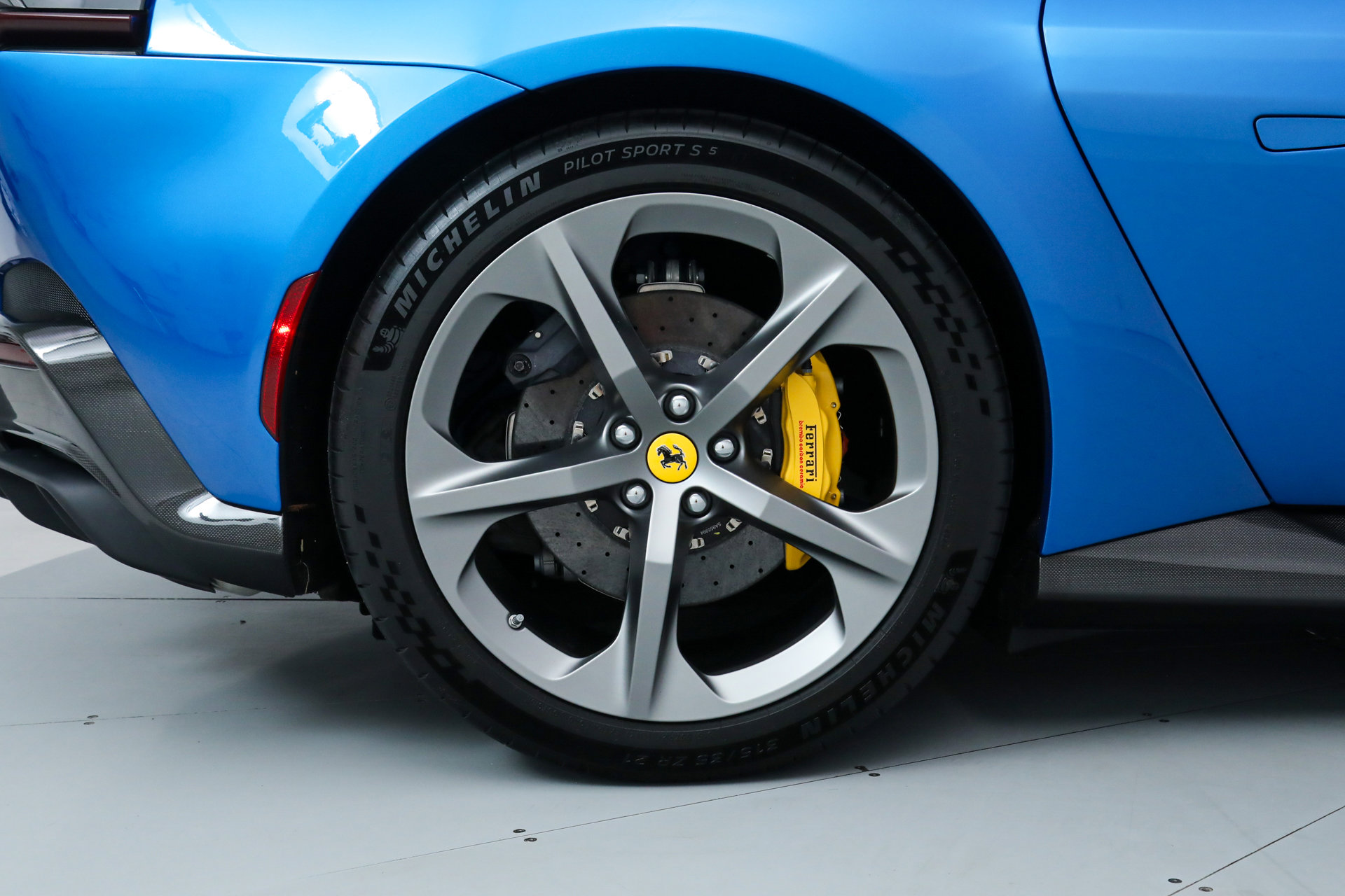 Certified 2025 Ferrari 12Cilindri image 41