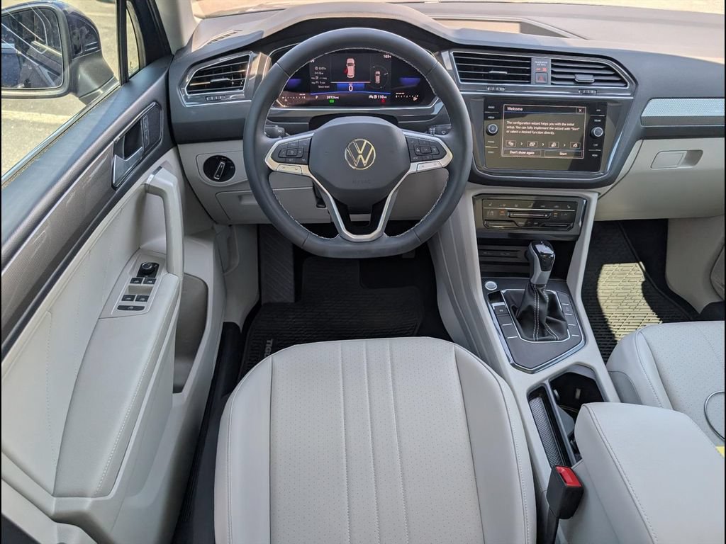 Certified 2023 Volkswagen Tiguan SE w/ Panoramic Sunroof Package FWD image 10
