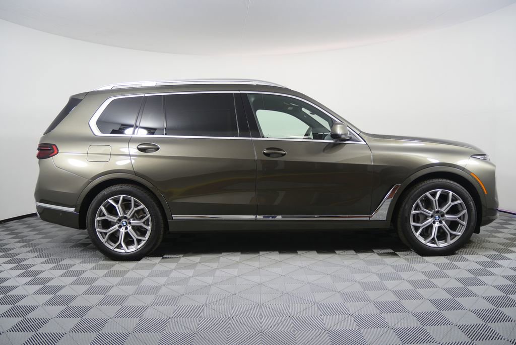 Used 2026 BMW X7 xDrive40i w/ Executive Package AWD/4WD image 2