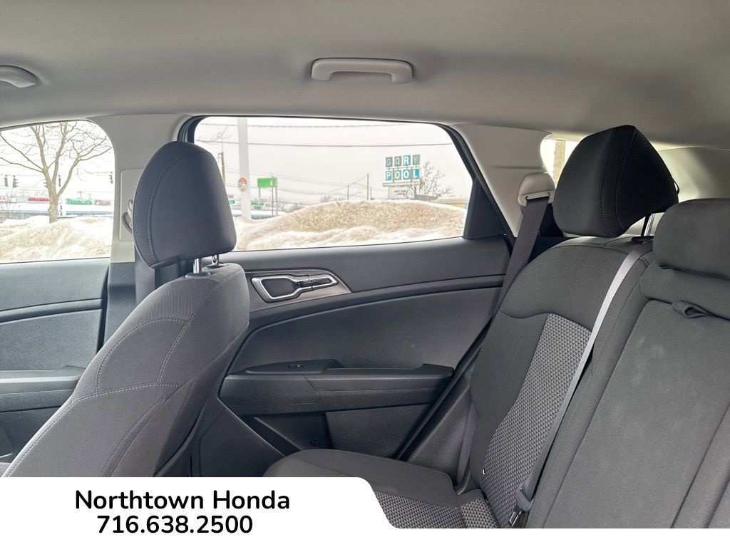 Used 2023 Kia Sportage LX image 18