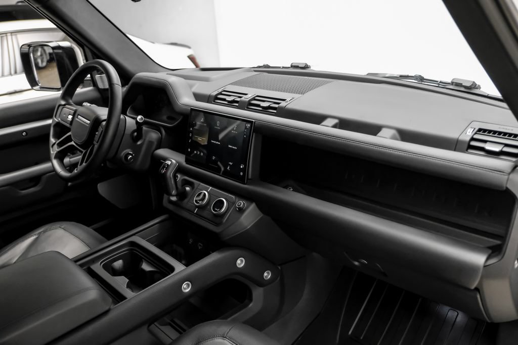 Used 2024 Land Rover Defender 130 Outbound AWD/4WD image 18