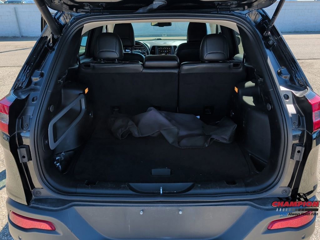 Used 2018 Jeep Cherokee Limited AWD/4WD image 24