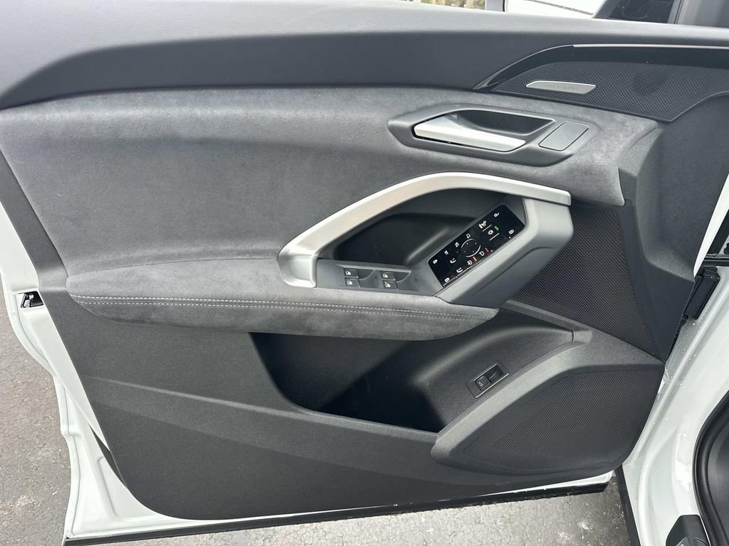 New 2025 Audi SQ5 Premium Plus image 11