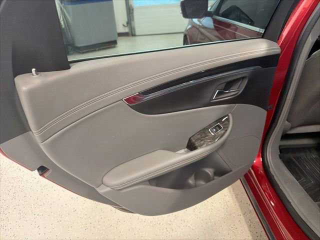 Used 2015 Chevrolet Impala LTZ FWD image 41