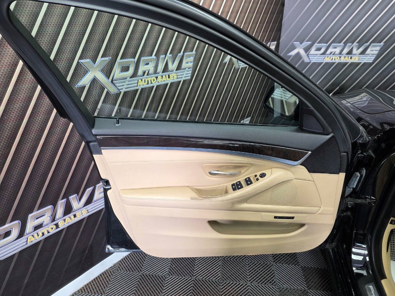 Used 2014 BMW 528i Sedan RWD image 16