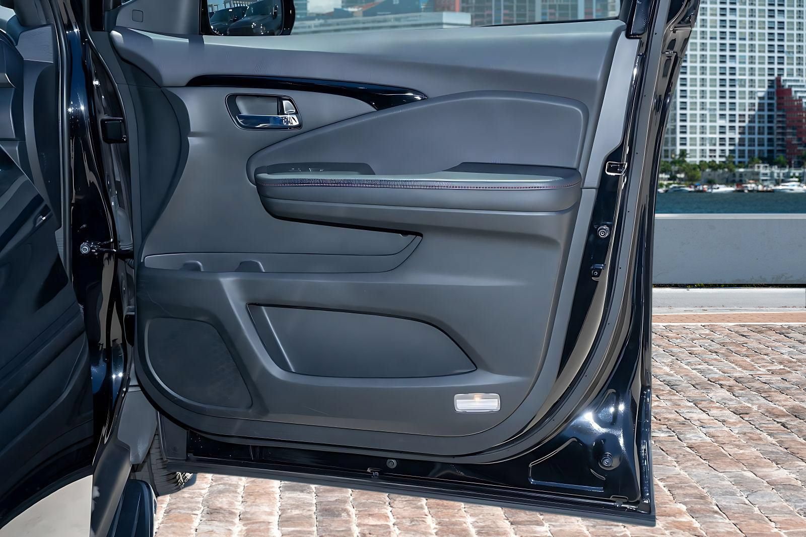 Certified 2023 Honda Ridgeline Black Edition image 13